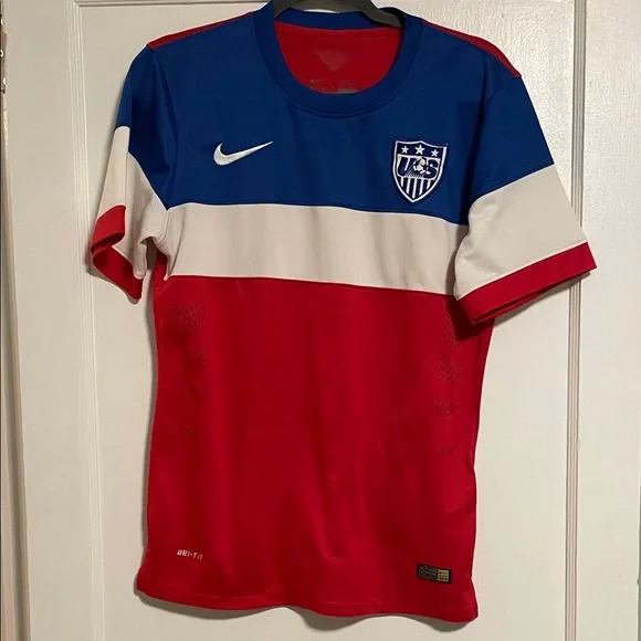 USA Official 2014 Nike Men's Red and Blue Soccer Jersey size Medium - Picture 2 of 10
